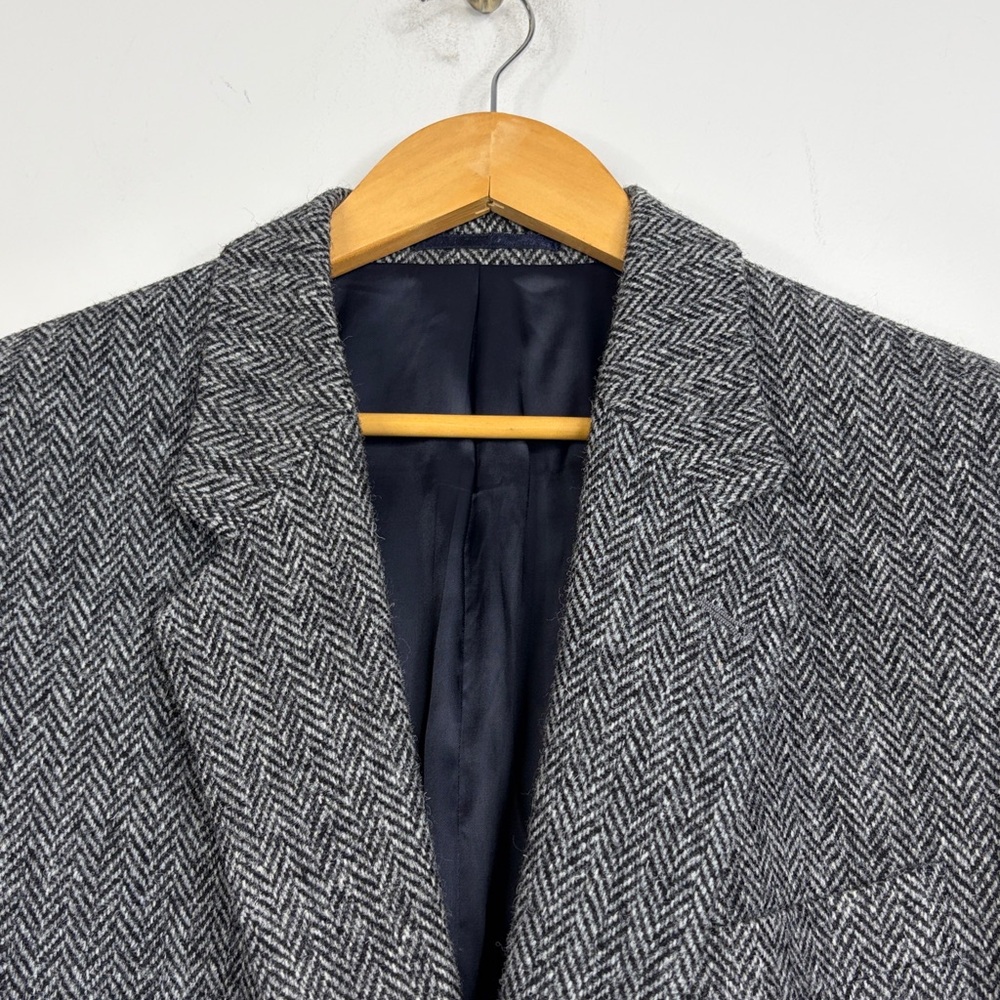 Men's Gray Herringbone Wool Blazer - Picture 4 of 16